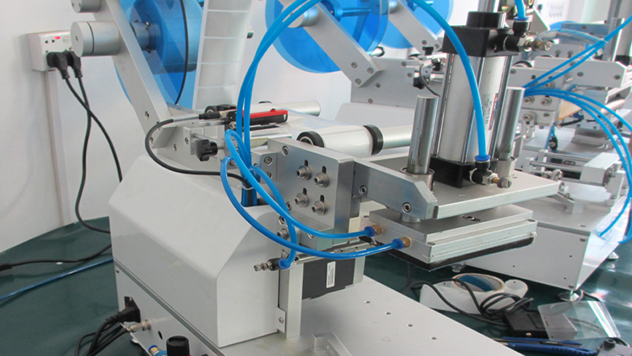 Машина для маркировки пластиковых пакетов с носиком, полуавтоматическая для плоской поверхности