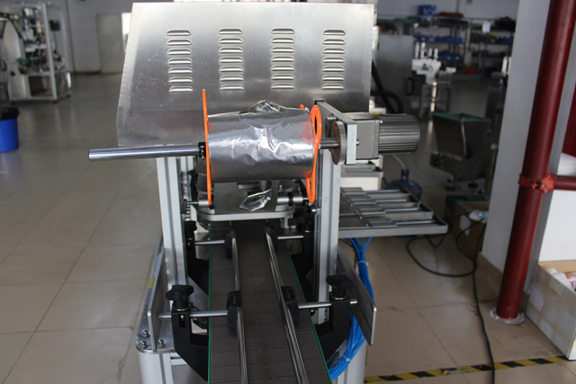 Машина для запечатывания стеклянных банок (1).JPG