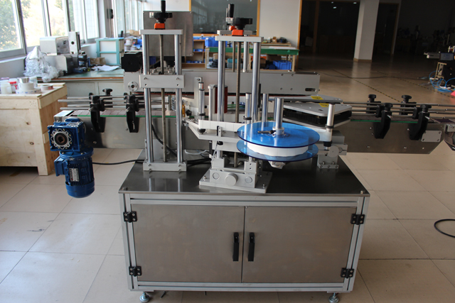 двухсторонний этикетировщик (2).JPG