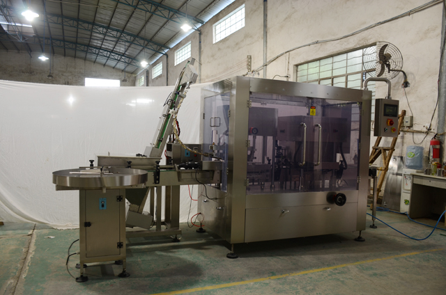 автоматическое вакуумное укупоривание.jpg