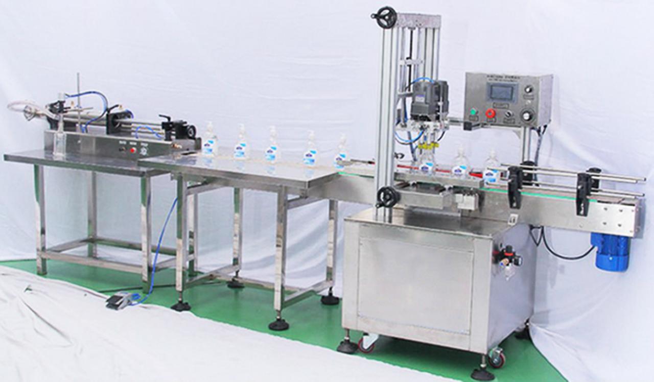 automatic screw capping machine машина для укупорки винтовыми крышками.jpg