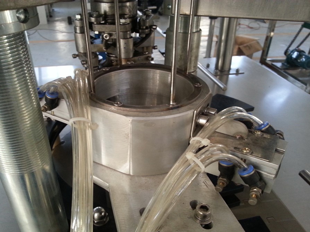 укупорочная головка.jpg