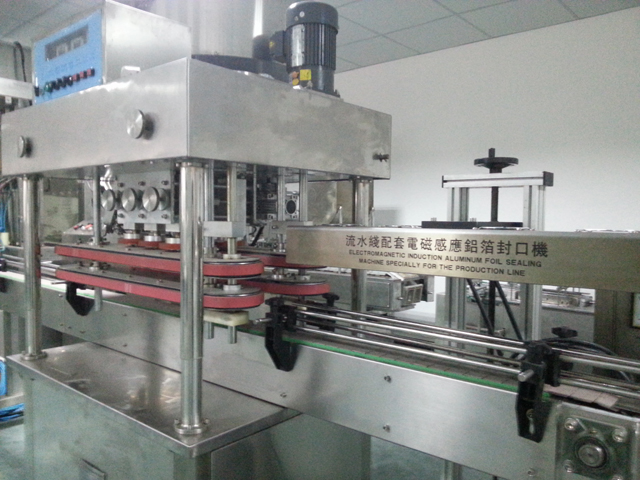 capping machine automatic high speed высокоскоростное укупорочное оборудование.jpg