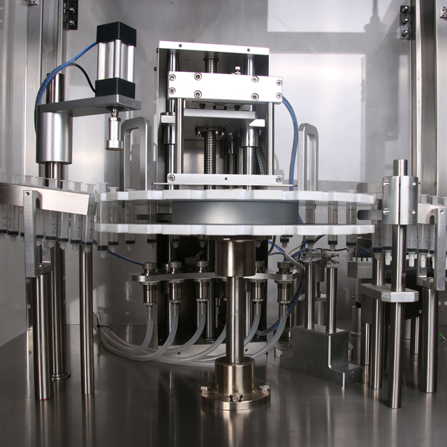 шприц-наполнитель capper.jpg