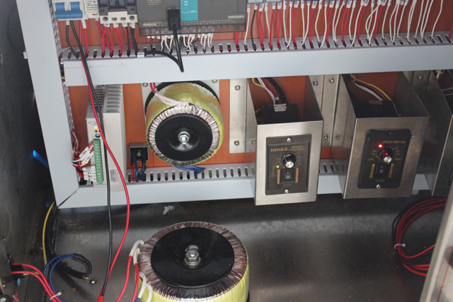 внутренняя машина electronic.jpg