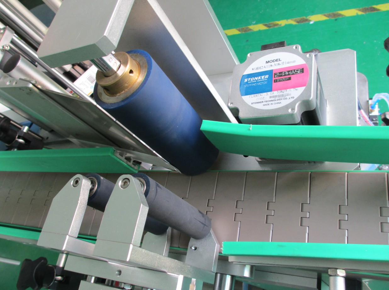 ОБОРУДОВАНИЕ ДЛЯ ЭТИКЕТИРОВАНИЯ БУТЫЛОК PLC2.jpg