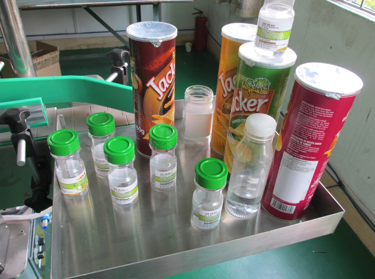 ЭТИКЕТИРОВОЧНАЯ МАШИНА ДЛЯ КРУГЛЫХ БАНОК ETIKETTIERMASCHINE.jpg