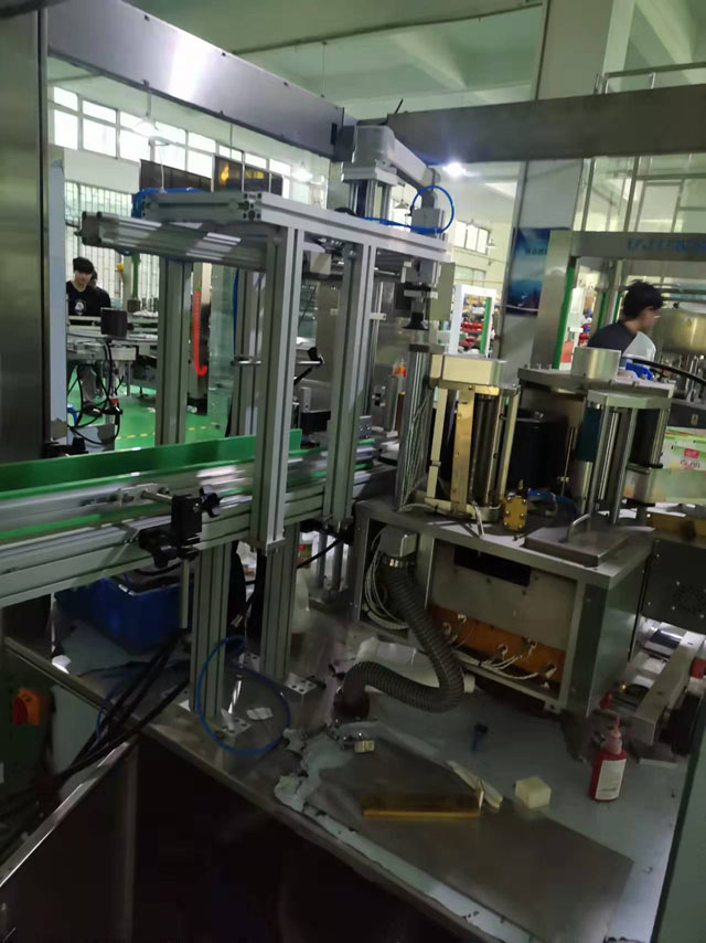 этикетировщик горячего расплава.jpg