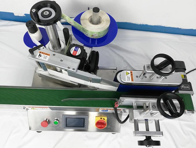 Настольный этикетировщик