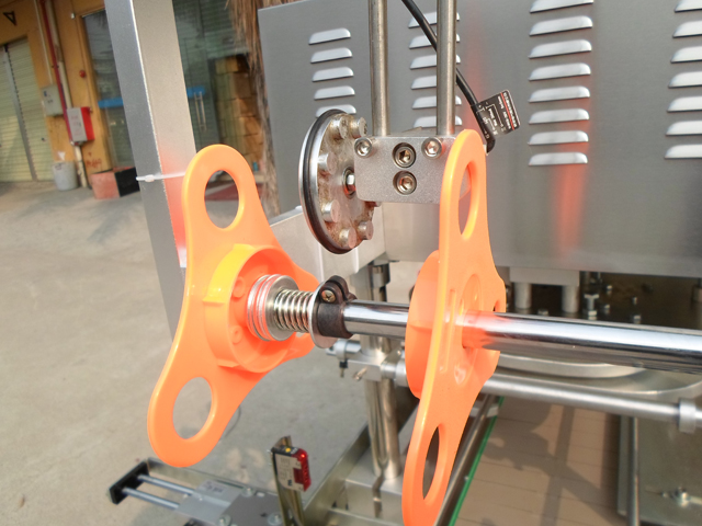 film roller ролик для запечатывания загрузки пленки.jpg