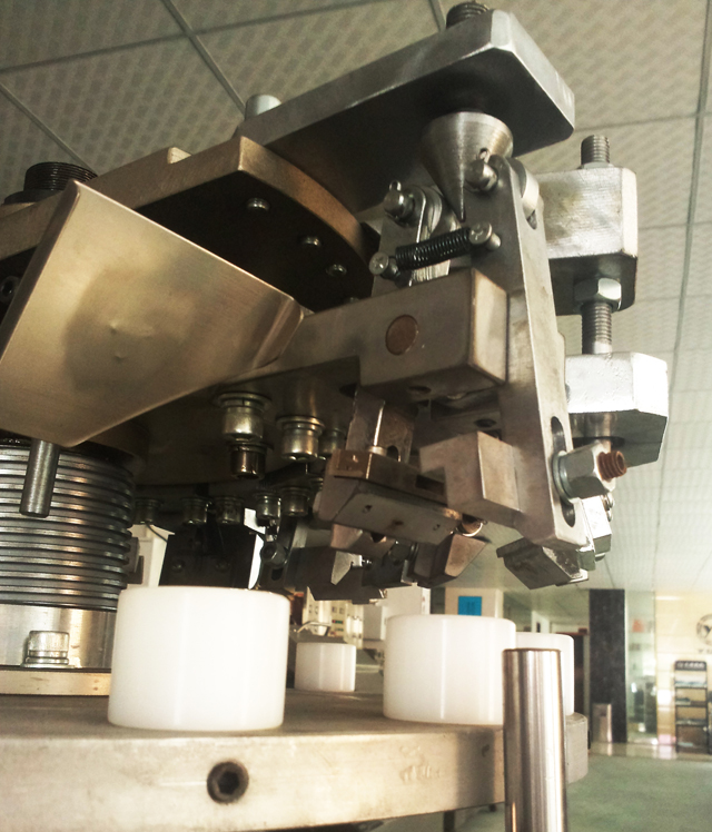 герметизирующее заполнение для металлических труб.jpg