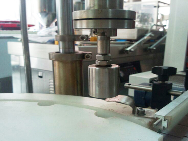 укупорочная головка.jpg