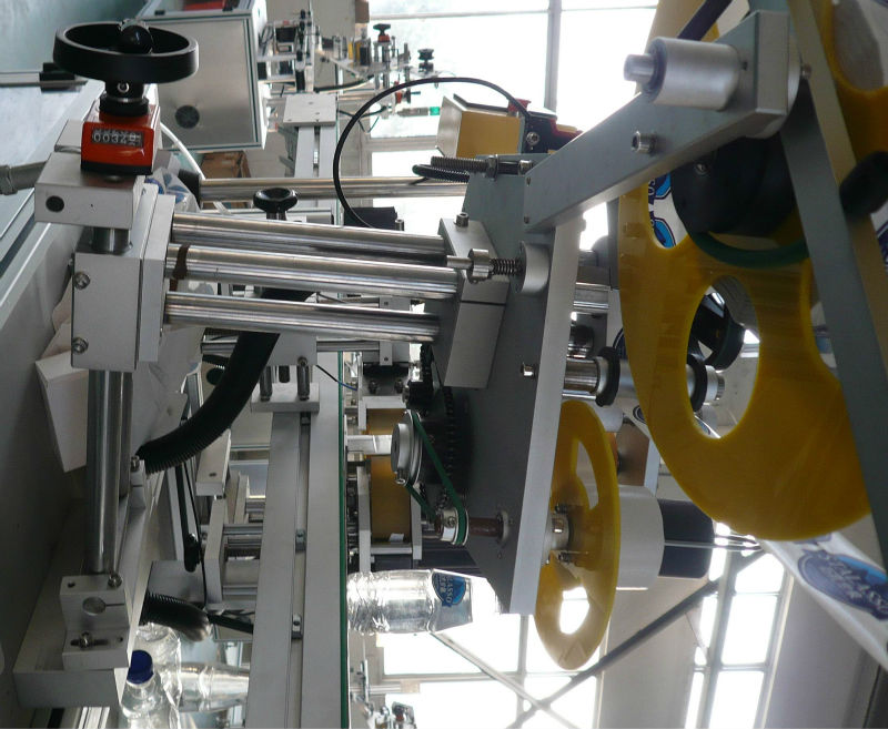 вверх вниз двухсторонняя самоклеящаяся этикетировочная машина