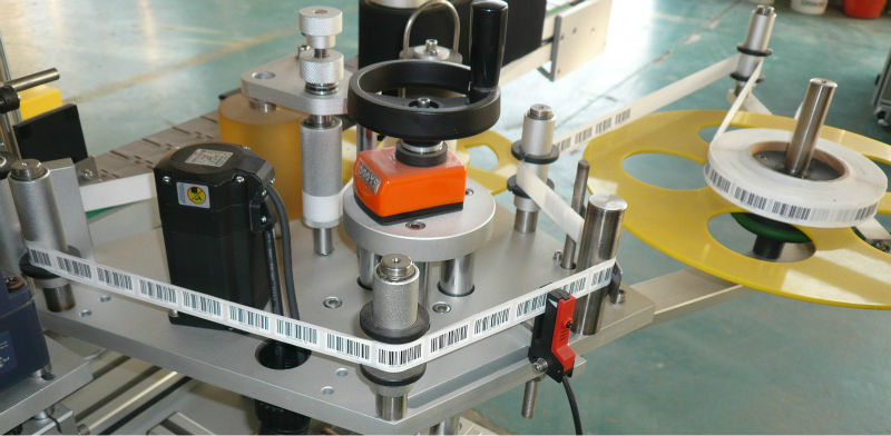 вверх вниз двухсторонняя самоклеящаяся этикетировочная машина