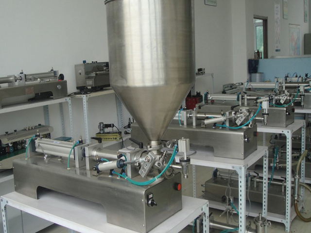horizontal filling machine for both liquid and paste Машина для наполнения CREAM&LIQUID.jpg
