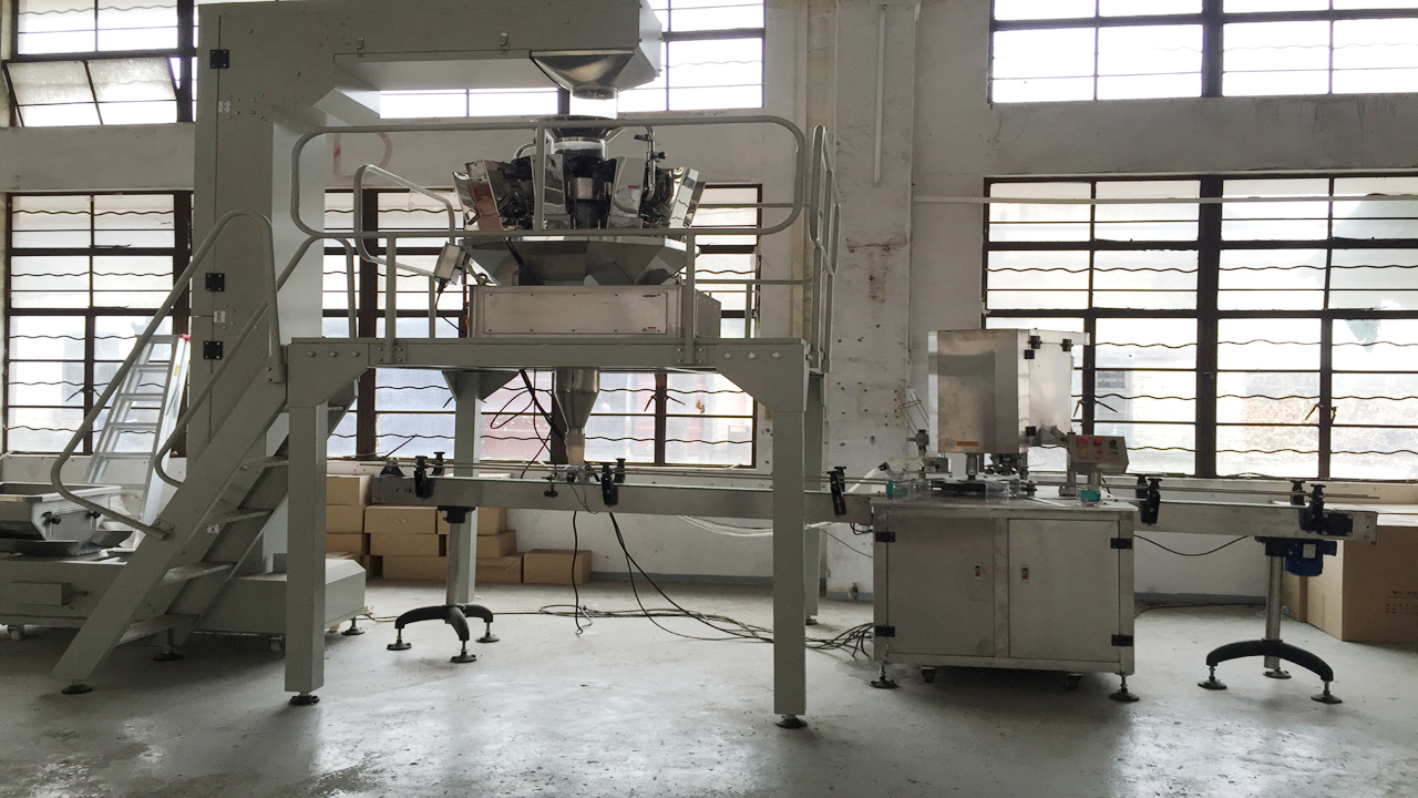 машины для наполнения и запечатывания банок.jpg