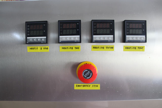 high speed automatic bottles screw capping machine tornillo de botella de nivelación de la máquina ЗАКРЫТОЕ ИЗОБРАЖЕНИЕ МАШИНЫ ДЛЯ ЗАКРЫТИЯ ШУРУПОВ.jpg