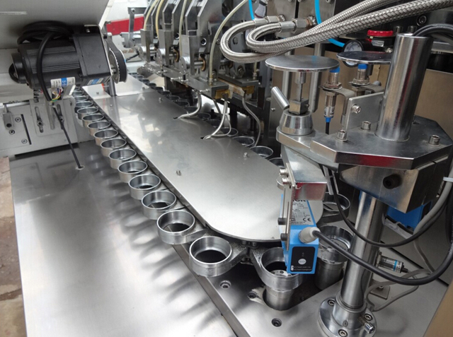 рабочая пластина для наполнителя и герметика для туб.jpg