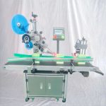 Линейная машина для наклейки этикеток на углы картонных коробок