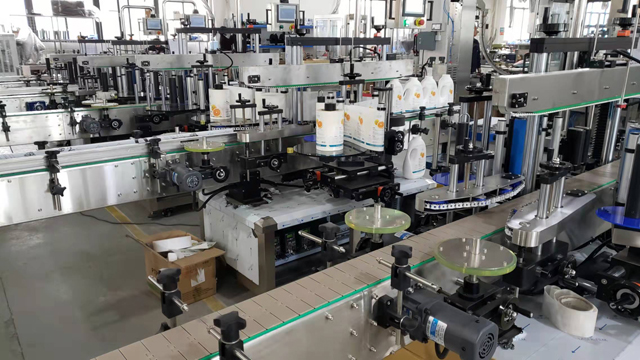 что такое этикетировочная машина.jpg