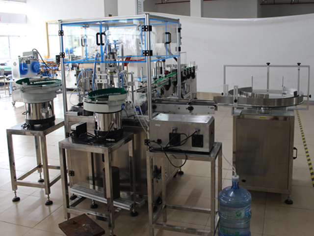 реальные фотографии розлива укупорки этикетки.jpg