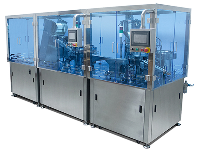 линия сборки и наполнения шприцев.jpg