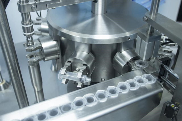 линия наполнения шприцев (5).jpg