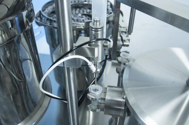 линия наполнения шприцев (4).jpg