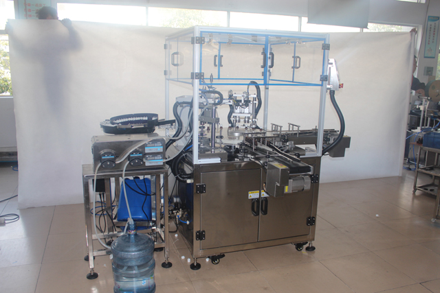 наполнитель укупорщик