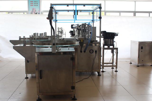 машина для розлива и укупорки эфирных масел.jpg