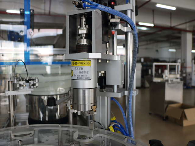 Укупорочная головка ДЛЯ ВИНТОВОГО КОЛПАЧКА.jpg