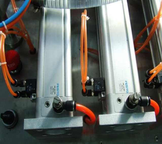 закрыть фотографии для оборудования для заполнения.jpg