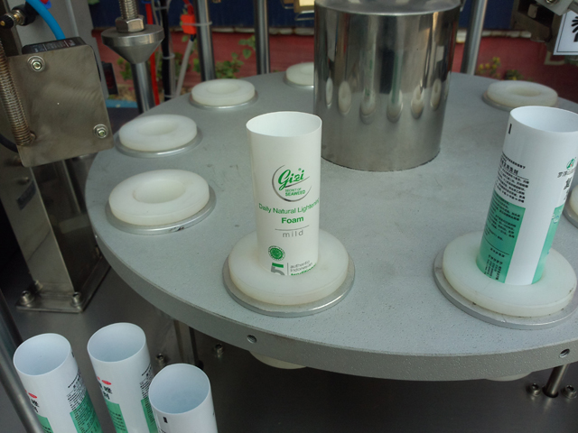 tubes for filling sealing тюбики наполнитель герметик для крема.jpg