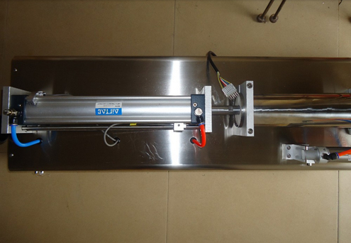 good quality liquid filling machines цилиндр для наполнительной машины.jpg