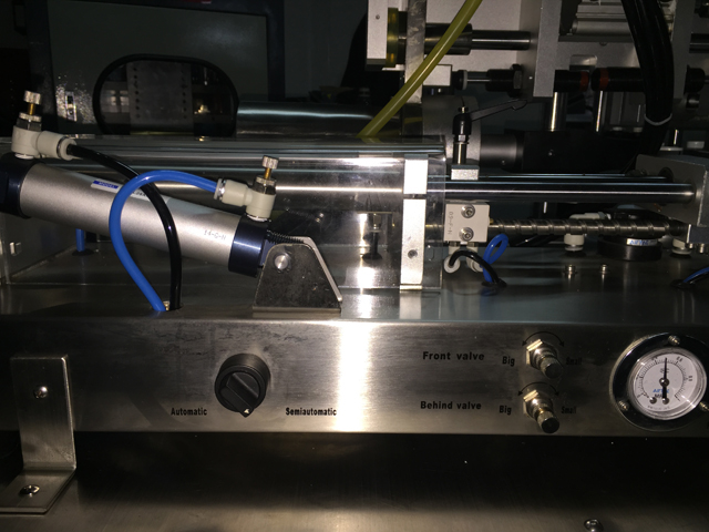 horizontal filling machine for filling process горизонтальная машина для наполнения туб filler sealer.jpg