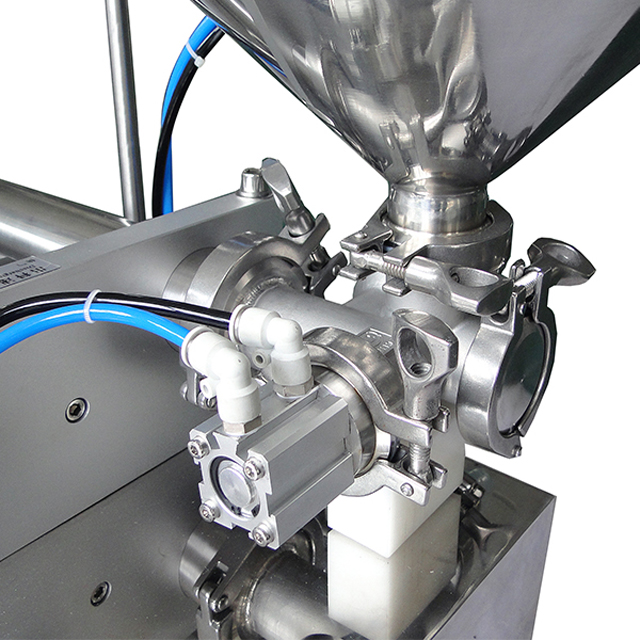 liquid filling machine for lotion shampoo cream Оборудование для наполнения шампунем.jpg