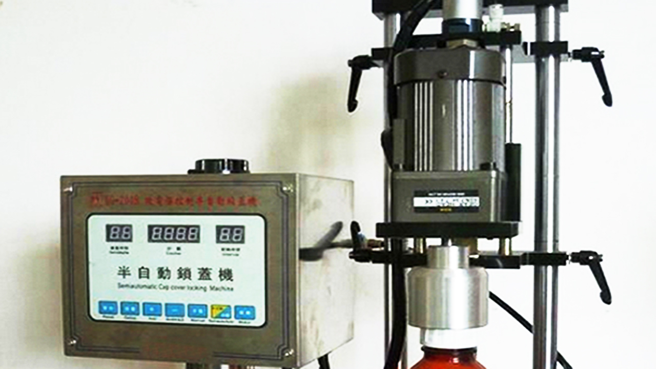 press capping equipments semi automatic пресс-укупорочное оборудование.jpg