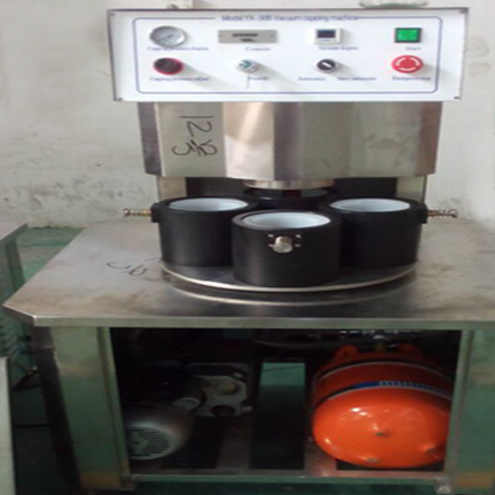 illustration of vacuum capping machine semi automatic Иллюстрация вакуумной упаковки.jpg