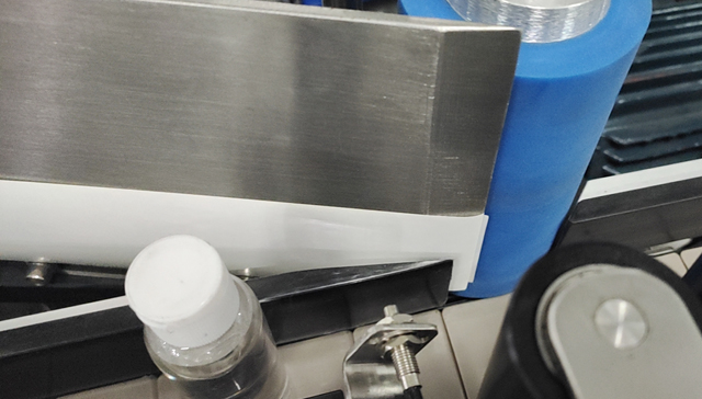 процесс маркировки бутылок.jpg