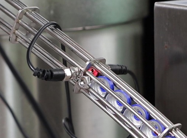 Деталь кормления крышек.png