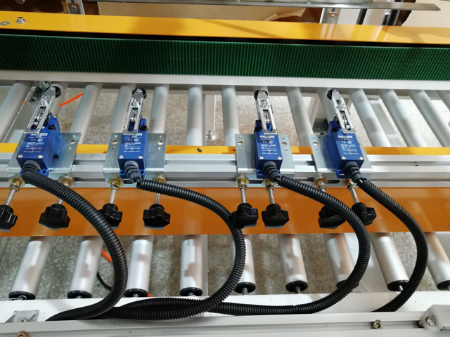 переключатель клеевого спрея.jpg