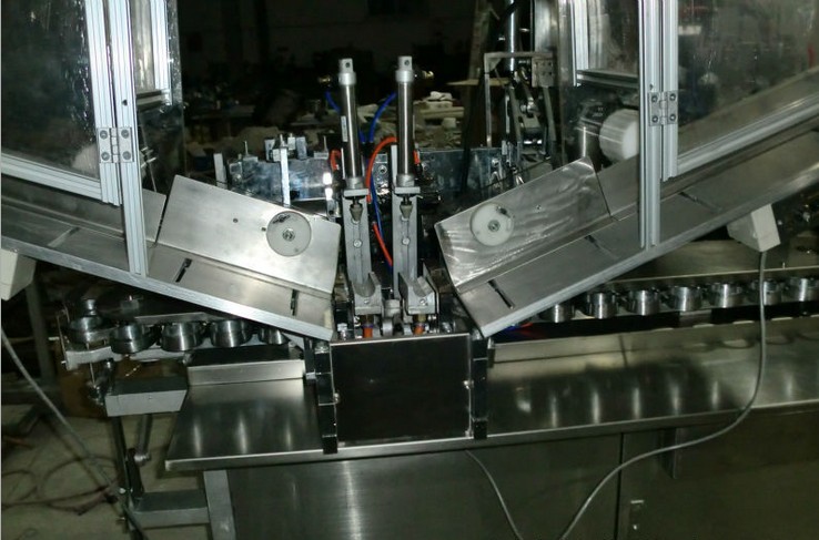 tubes filler sealeer equipment for tubes pastes cream АВТОМАТИЧЕСКОЕ ОБОРУДОВАНИЕ ДЛЯ ЗАПОЛНЕНИЯ И ЗАПАЙКИ ТУБ.jpg