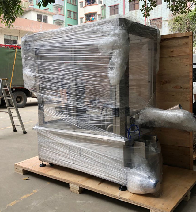 Машина для укупорки баночек для крема в деревянном корпусе