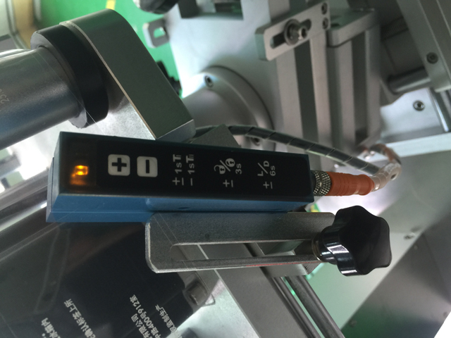 датчик для обнаружения этикеток transparent.jpg